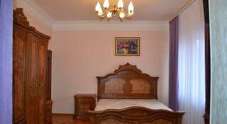 Гостиница Family House Батайск Номер комфорт с 1 двуспальной кроватью-1