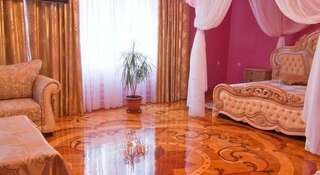 Гостиница Family House Батайск Номер люкс свадебный-1