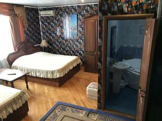 Гостиница Family House Батайск Номер комфорт с 2 односпальными кроватями-1