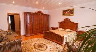 Гостиница Family House Батайск Номер люкс семейный-1