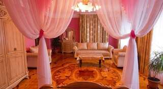 Гостиница Family House Батайск Номер люкс свадебный-2